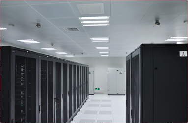 存儲(chǔ)大型機(jī)以及刀片服務(wù)器，冷通道提高制冷效率，節(jié)約電能